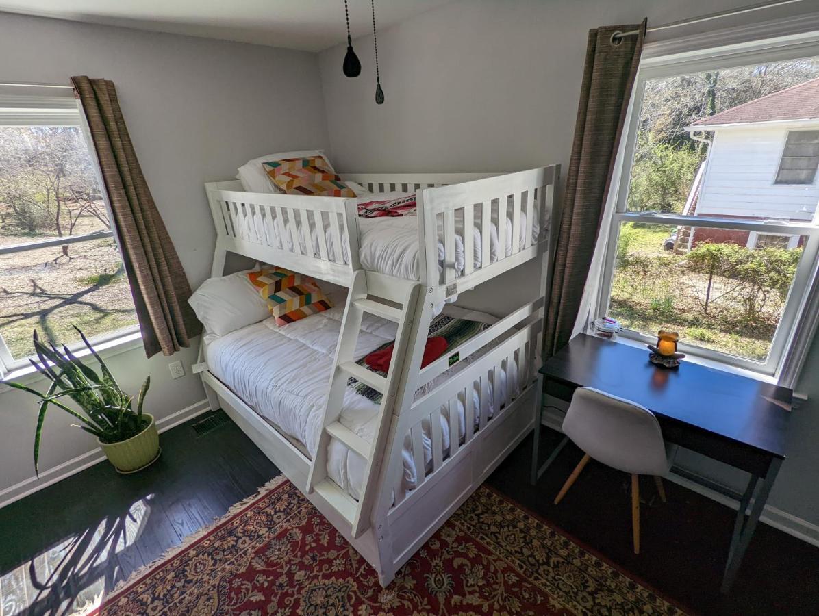 Ekstasis & Urban Farm Hostel *